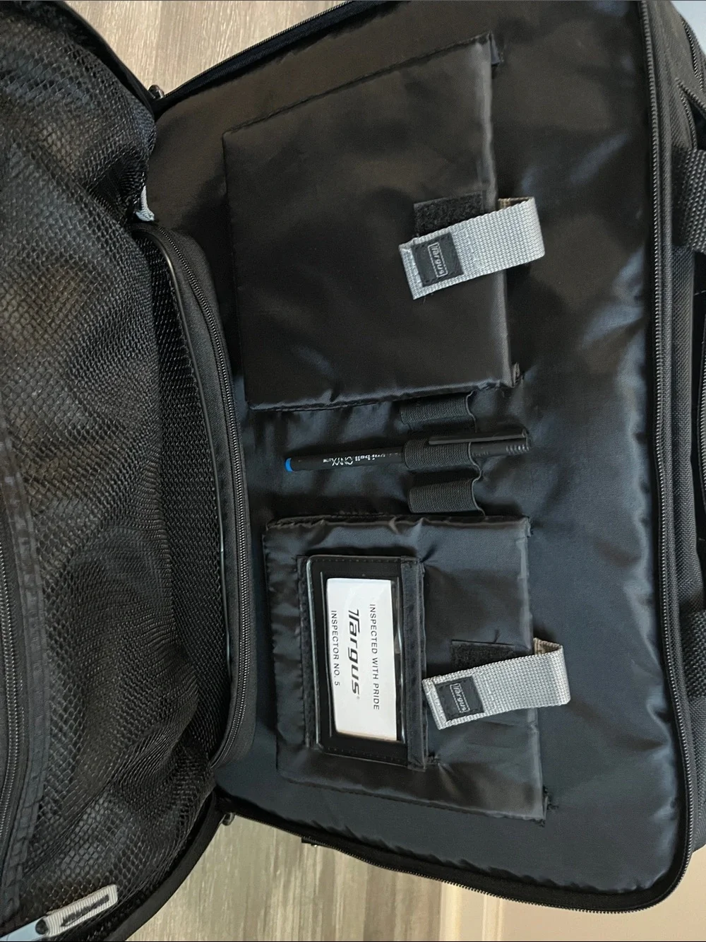 Targus Black Laptop Briefcase Messenger for Men
